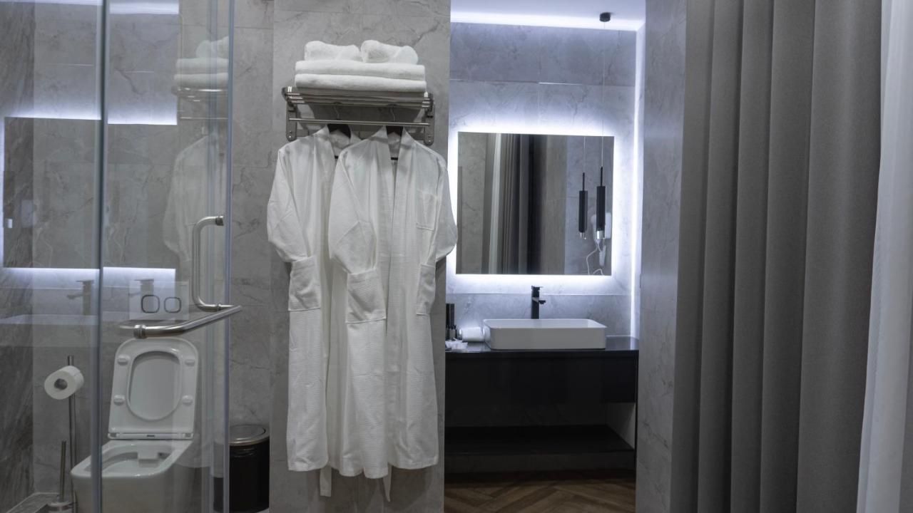 Five Hotel Biskek Kültér fotó