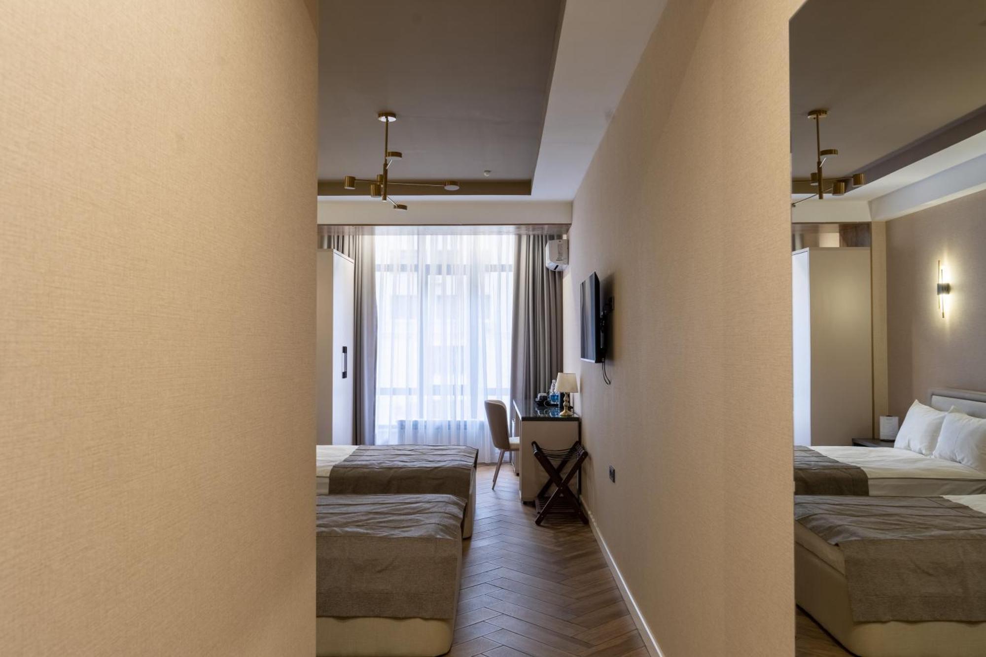 Five Hotel Biskek Kültér fotó