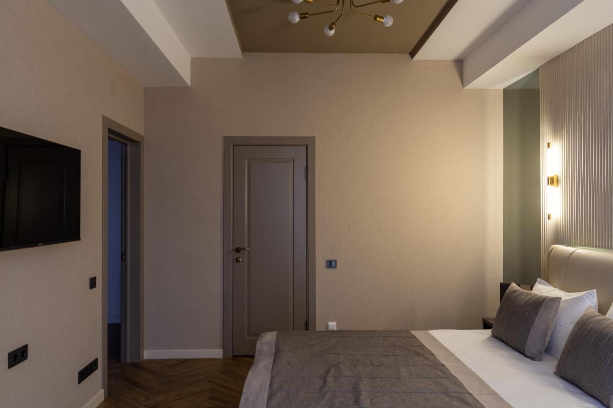 Five Hotel Biskek Kültér fotó
