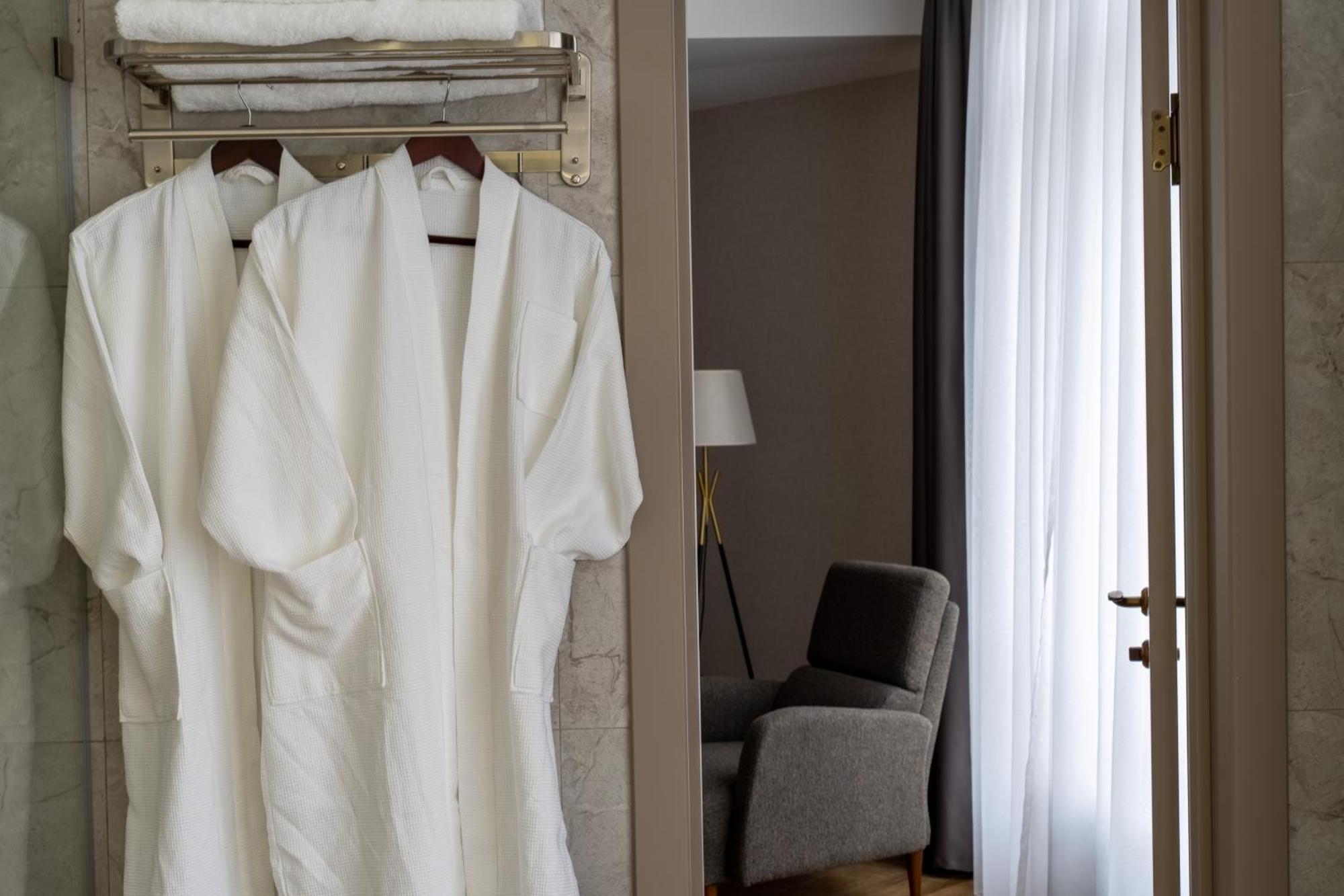 Five Hotel Biskek Kültér fotó