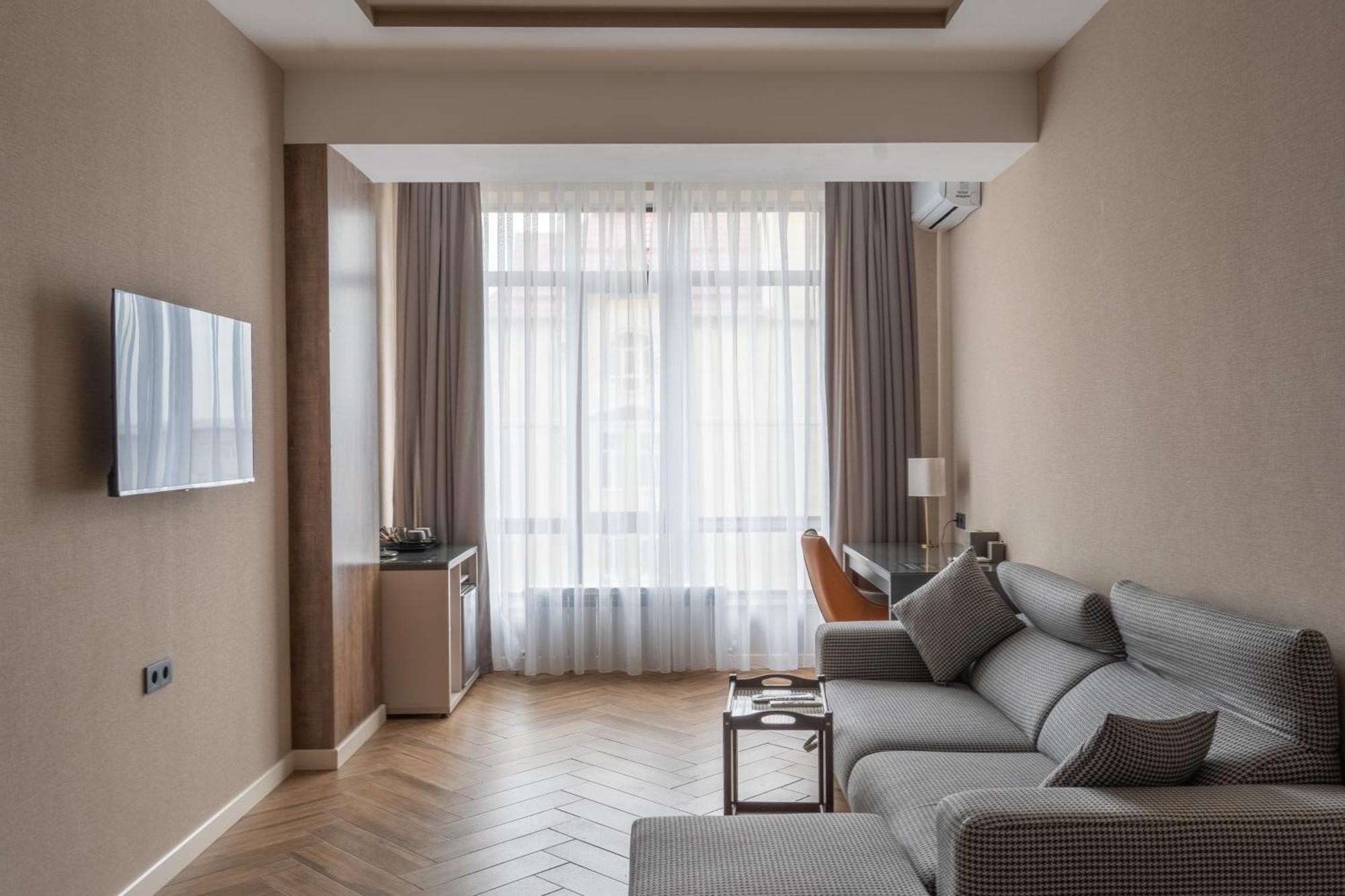 Five Hotel Biskek Kültér fotó