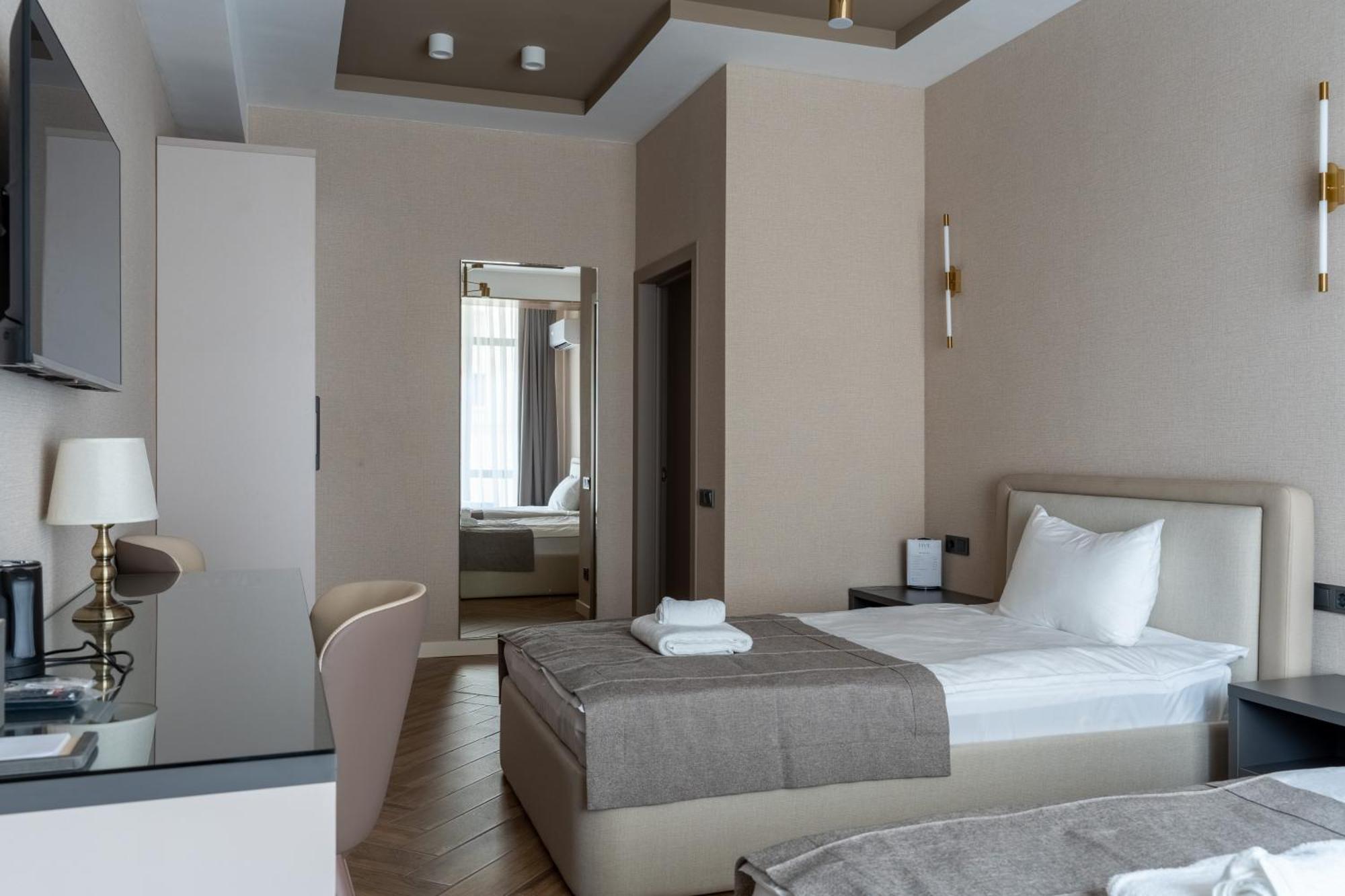 Five Hotel Biskek Kültér fotó