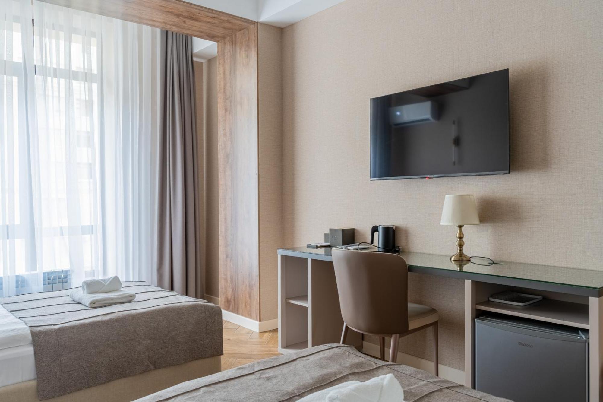 Five Hotel Biskek Kültér fotó