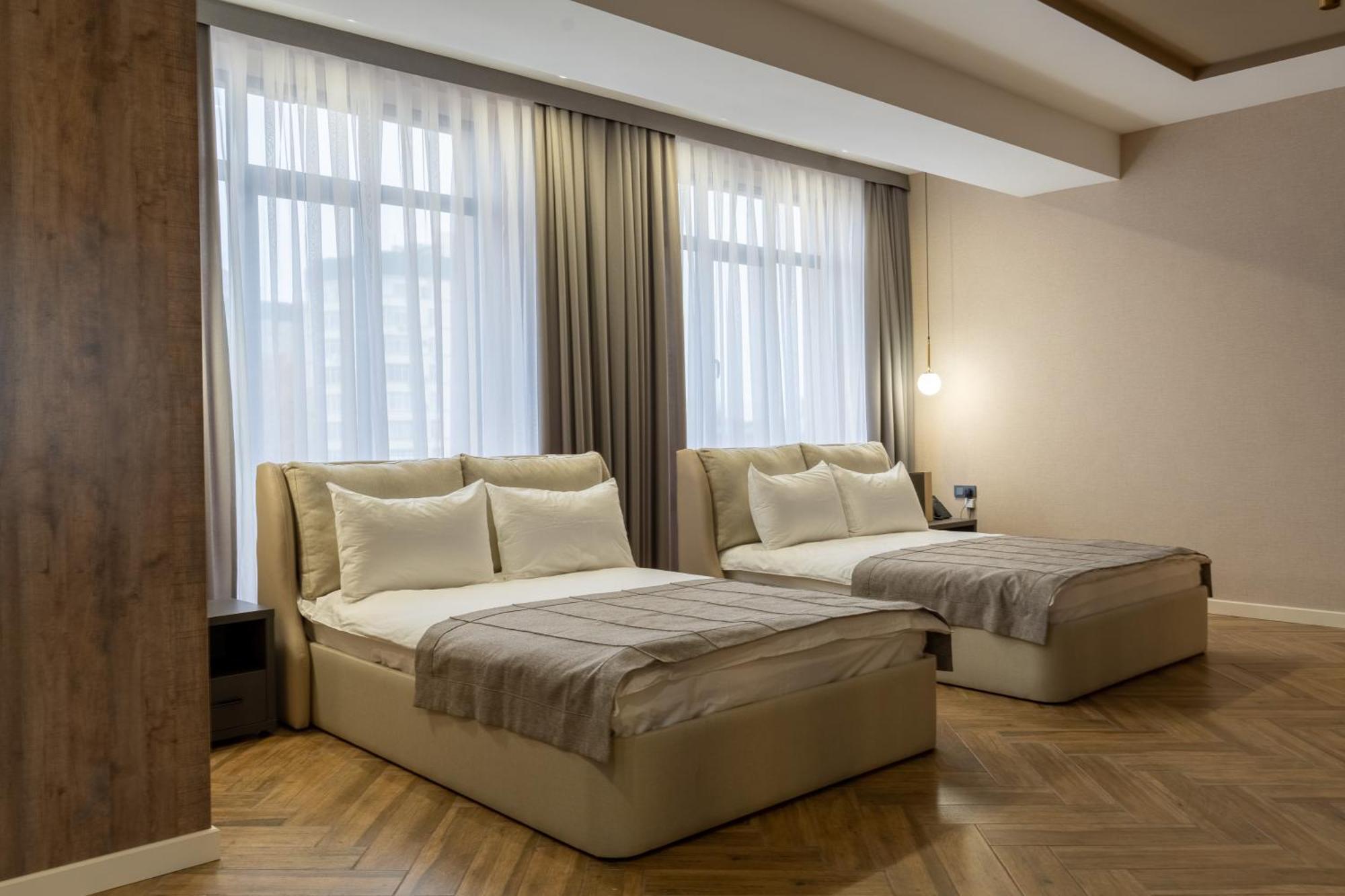 Five Hotel Biskek Kültér fotó