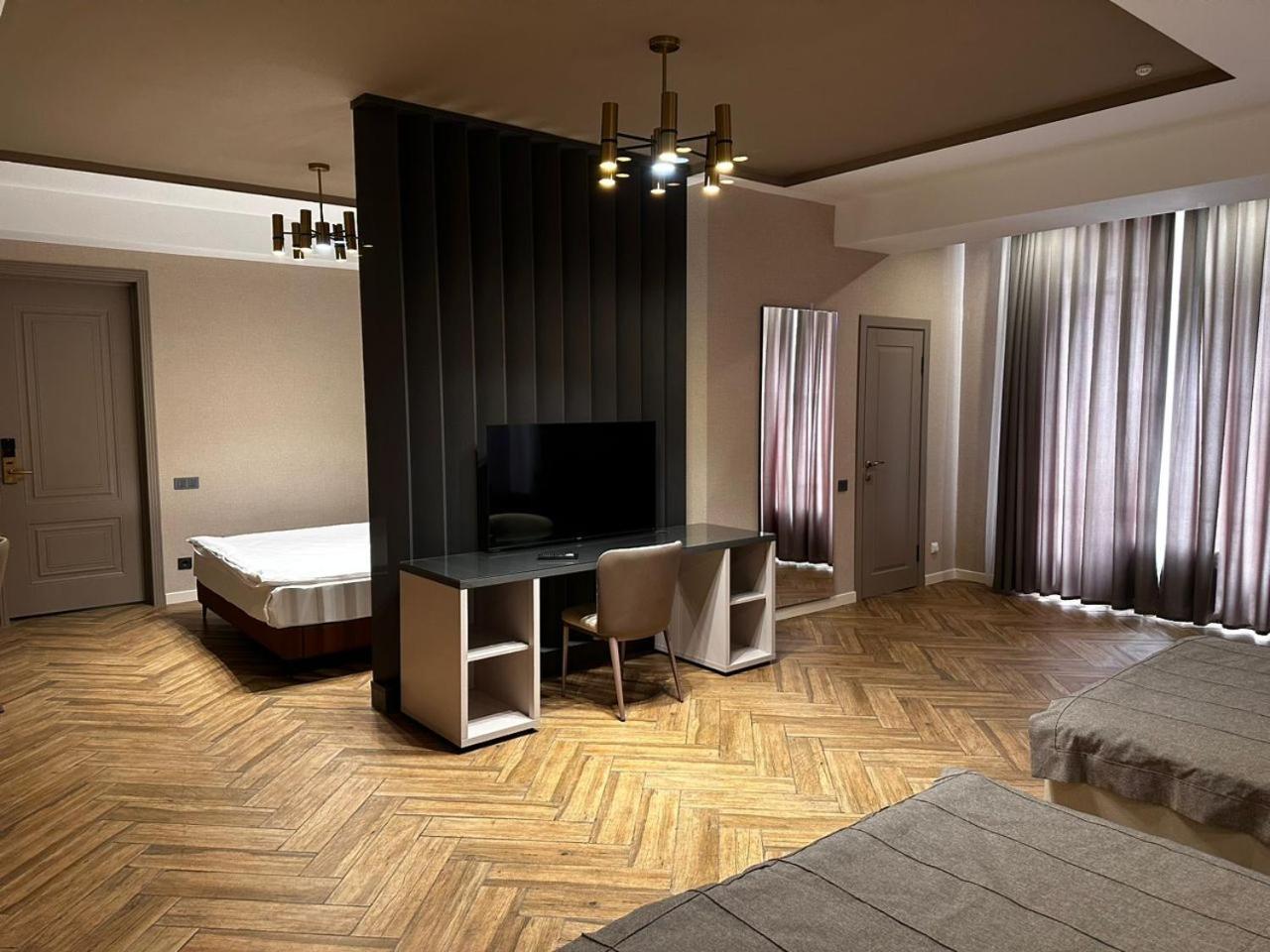 Five Hotel Biskek Kültér fotó